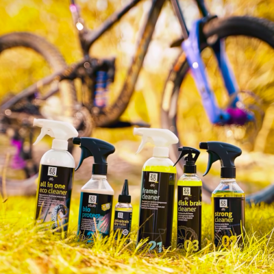 Detergenti, sgrassatori e lubrificanti per biciclette e moto